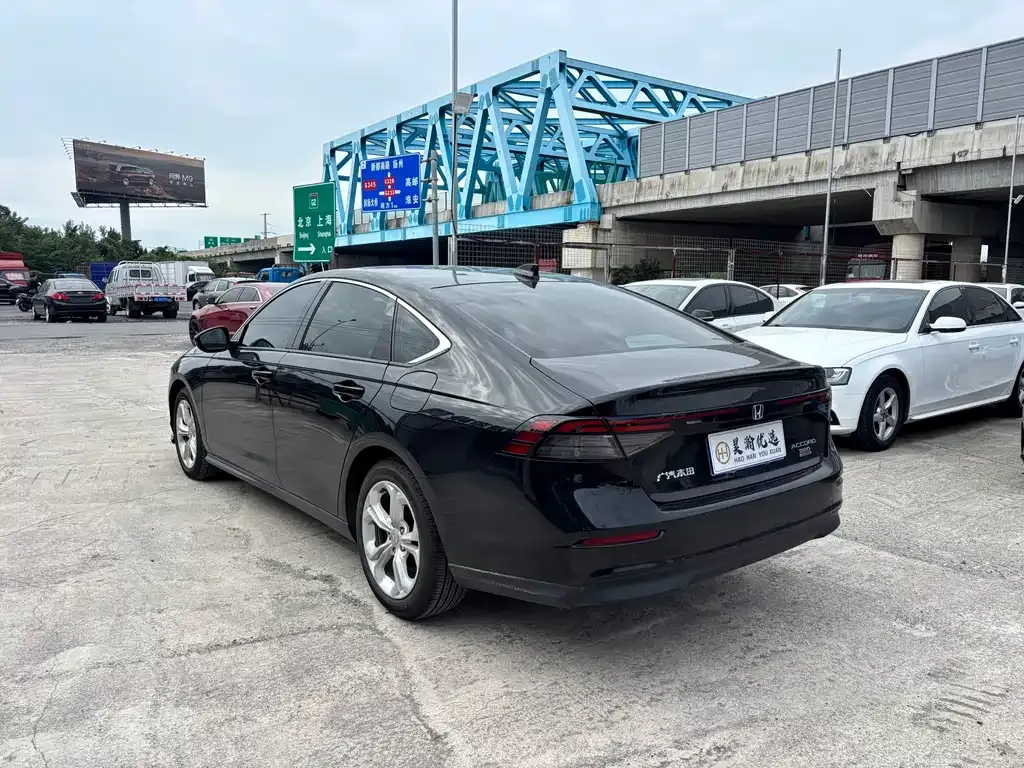 Honda Accord — фото 5