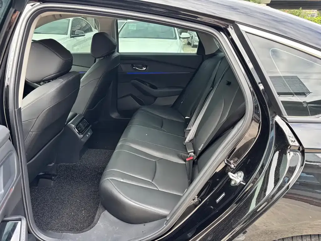 Honda Accord — фото 3