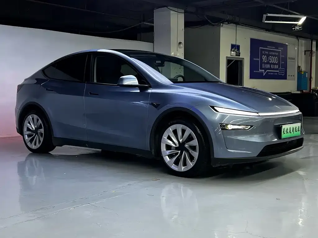 Tesla Model Y — фото 6