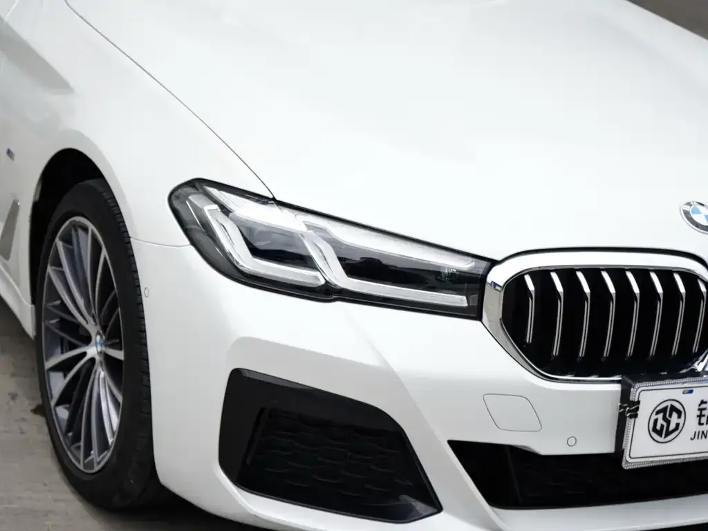 BMW 5 Series — фото 7