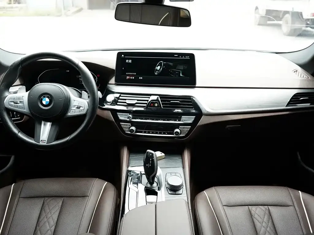 BMW 5 Series — фото 10