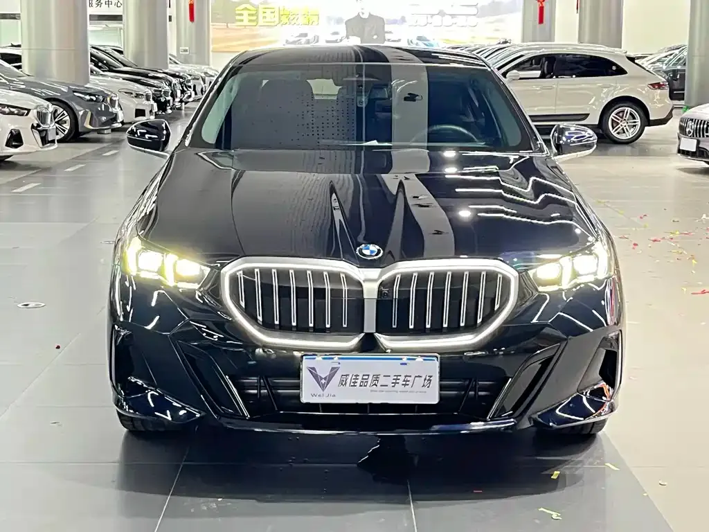 BMW 5 Series — фото 2