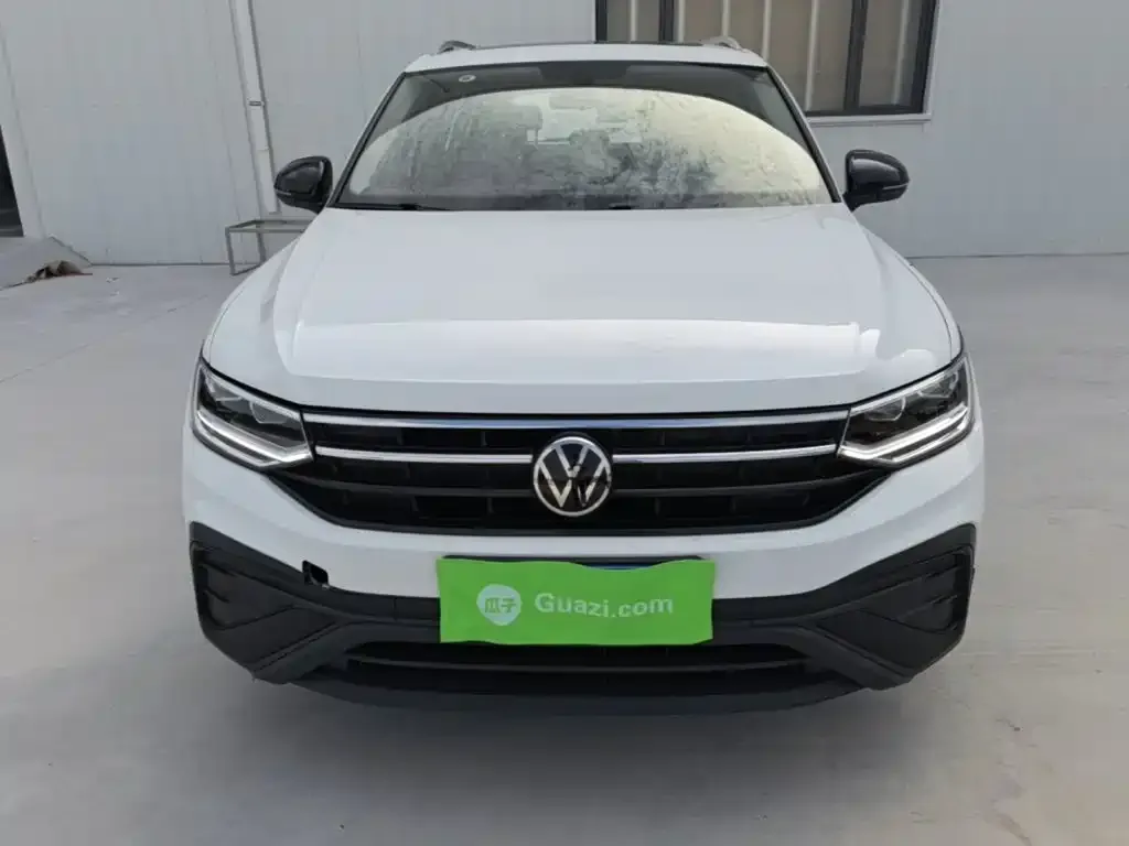 Volkswagen Tiguan L — фото 5