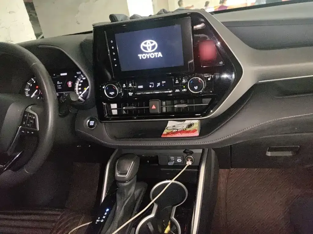 Toyota Highlander — фото 5