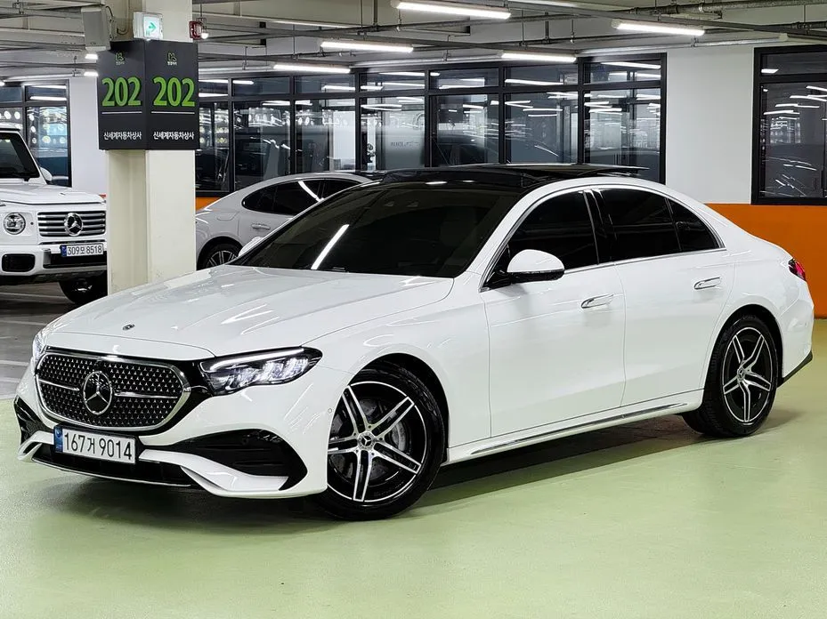 Mercedes-Benz E-Class — фото 1