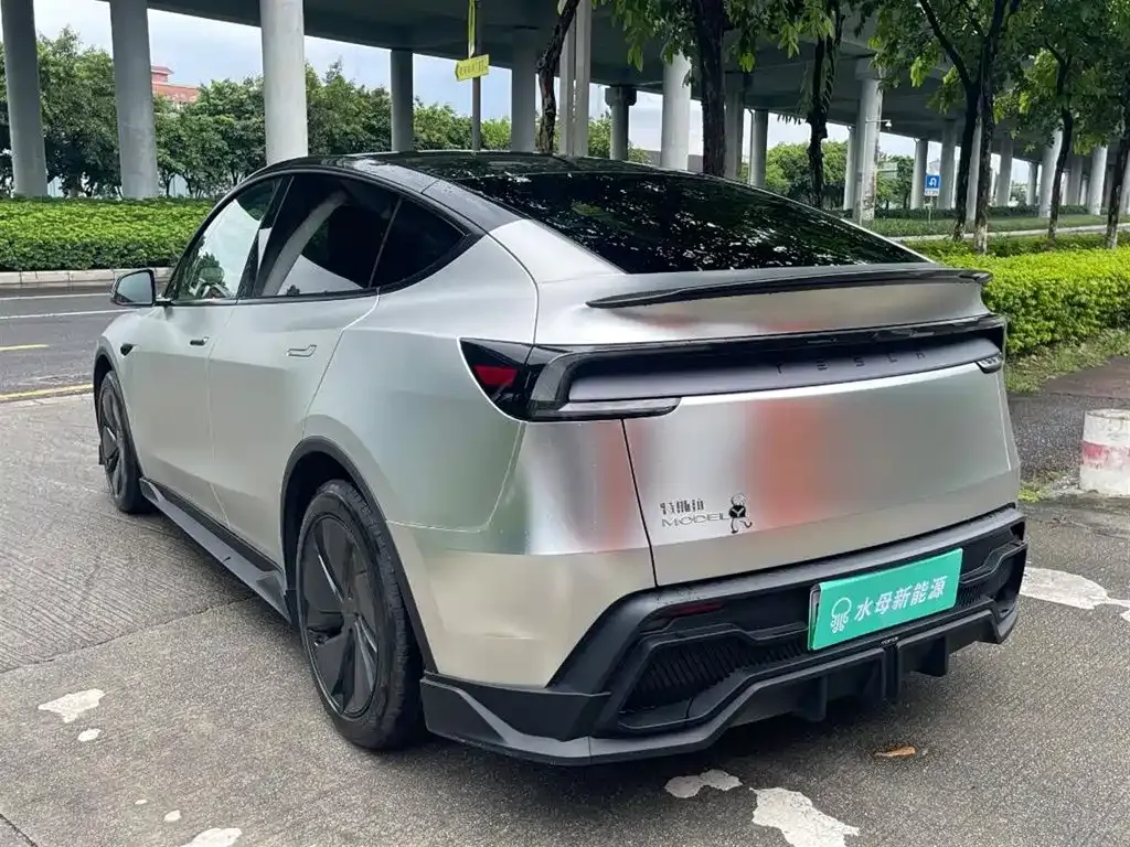 Tesla Model Y — фото 7