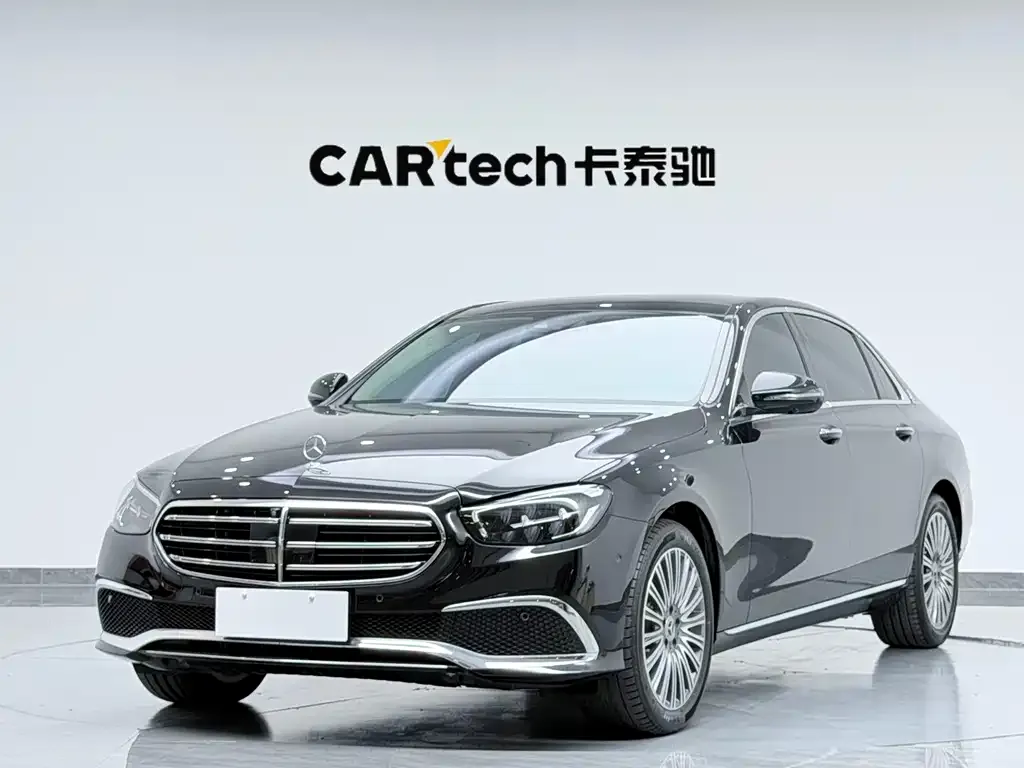 Mercedes-Benz E-Class — фото 1