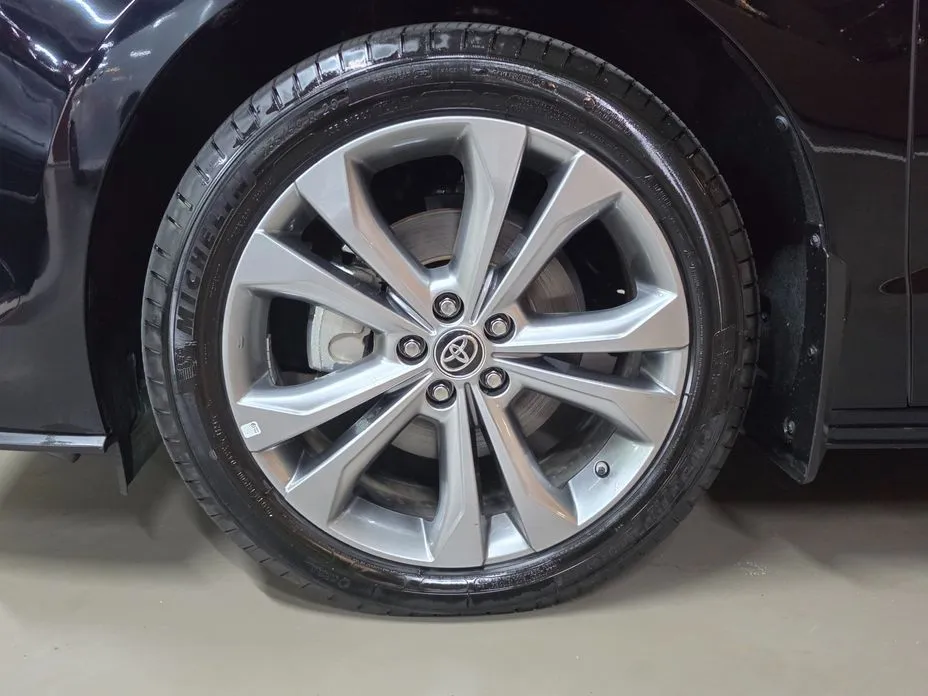 Toyota Sienna — фото 2
