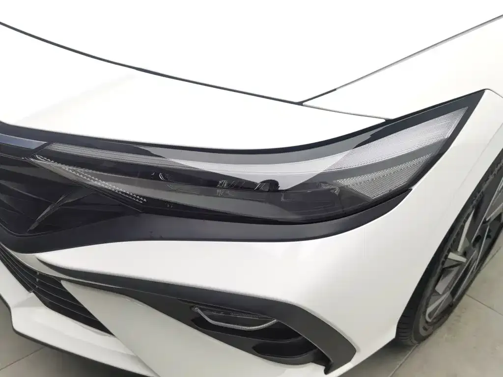 Hyundai Elantra — фото 6