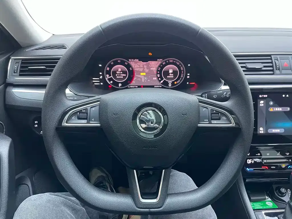 Skoda Superb — фото 5