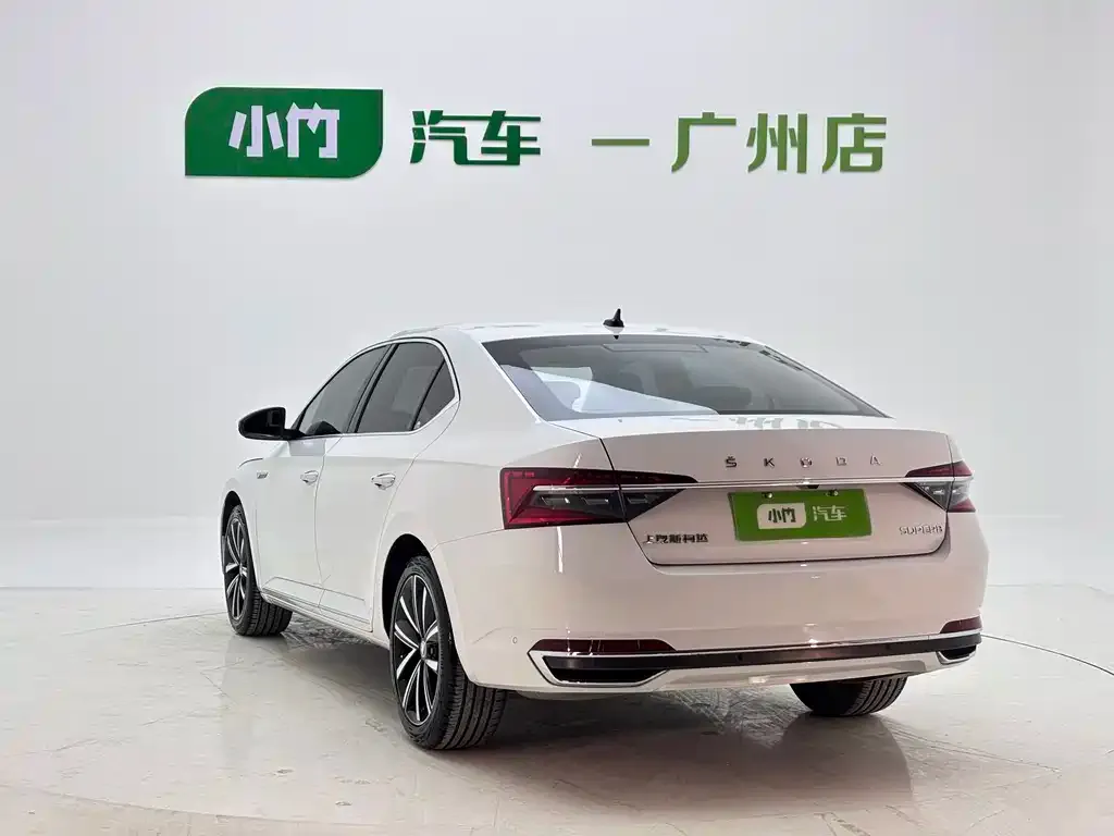 Skoda Superb — фото 3