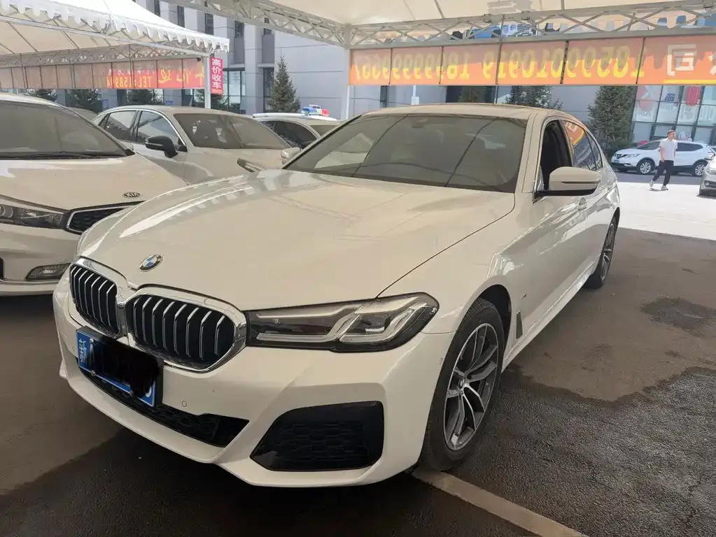 BMW 5 Series — фото 1