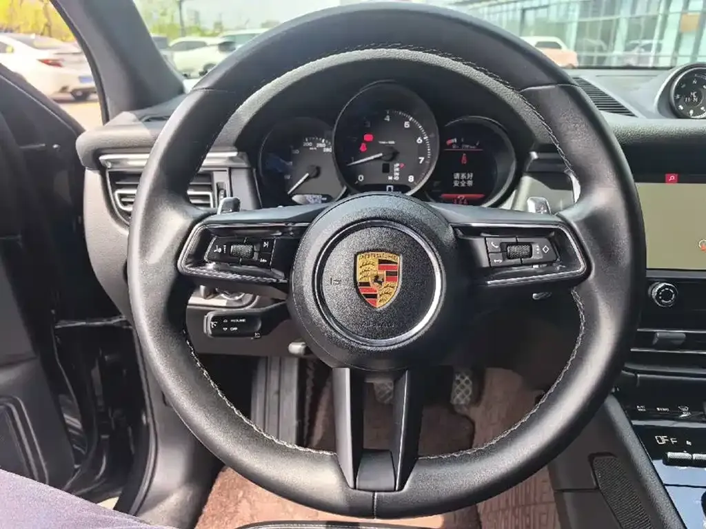 Porsche Macan — фото 4