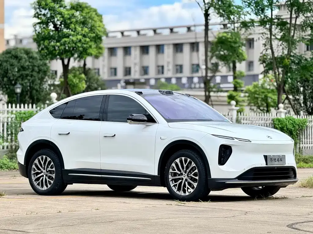 NIO EC6 — фото 8