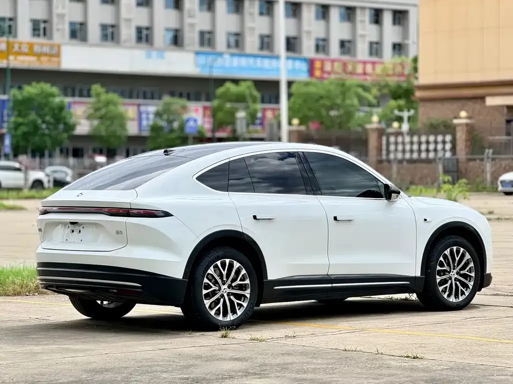 NIO EC6 — фото 9