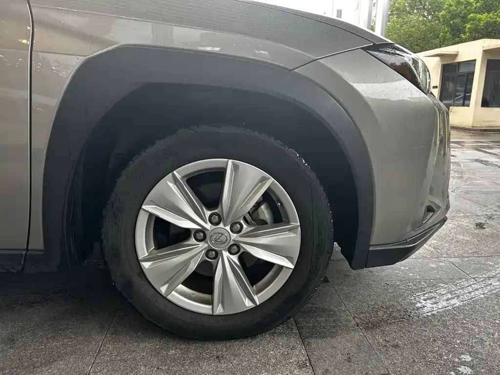 Lexus UX — фото 5