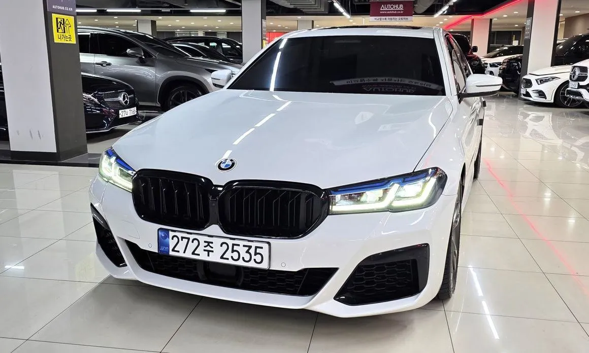 BMW 5-Series M550i xDrive