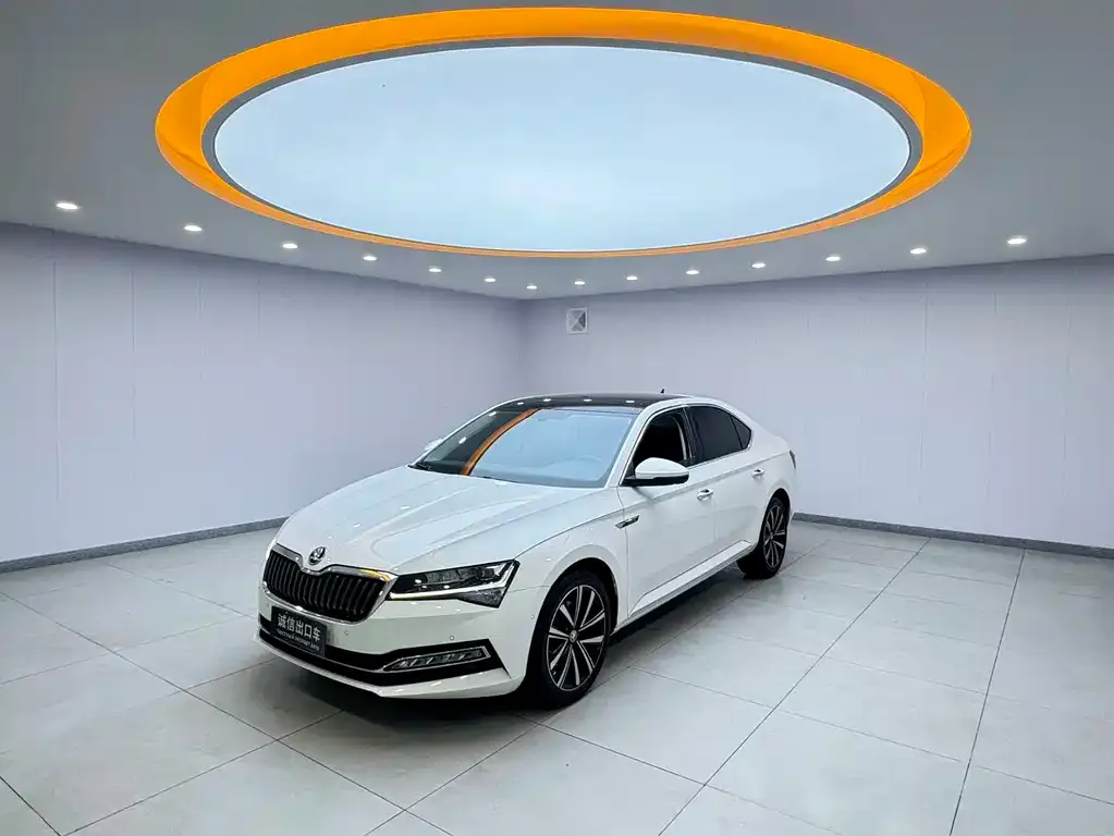 Skoda Superb — фото 1