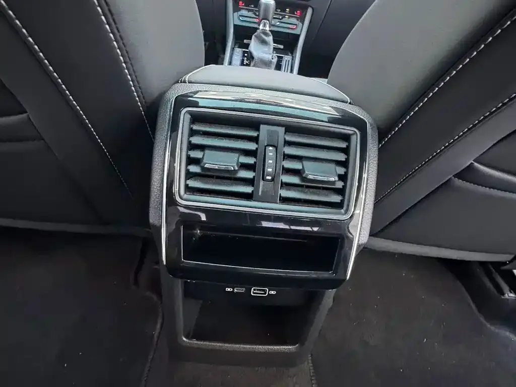 Skoda Superb — фото 4