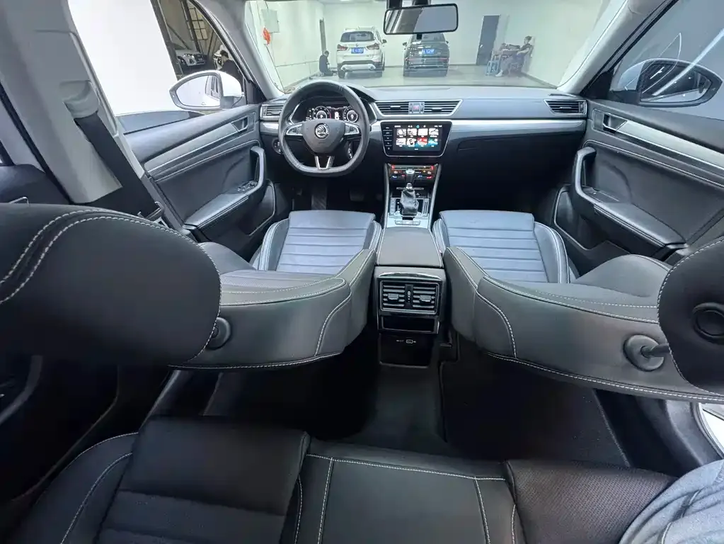 Skoda Superb — фото 8