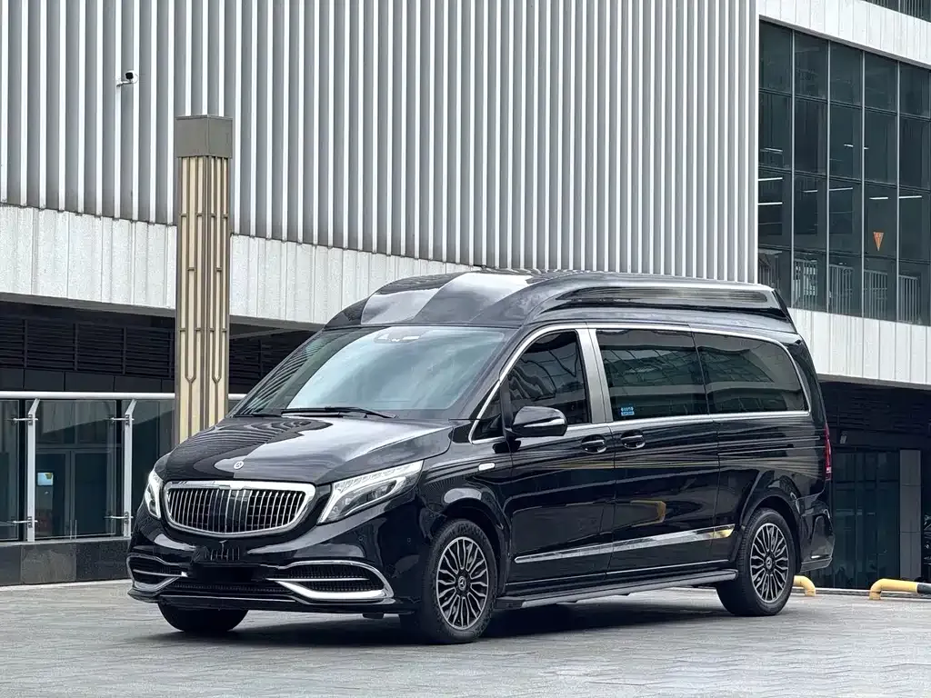 Mercedes-Benz V-Class — фото 1