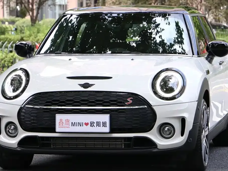 MINI Clubman — фото 1