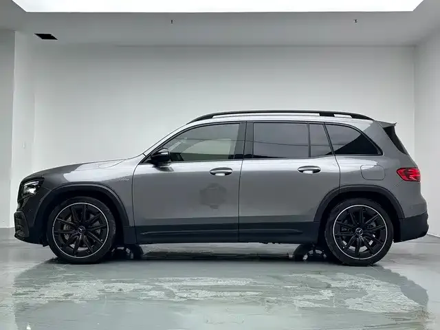 Mercedes-Benz GLB AMG — фото 10