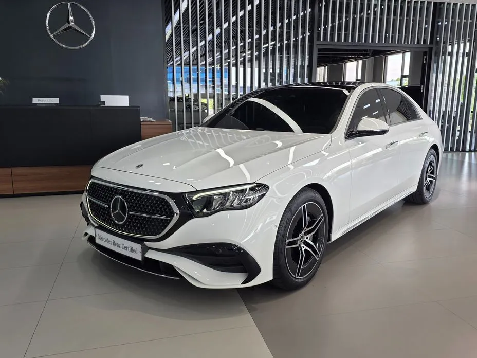 Mercedes-Benz E-Class — фото 1