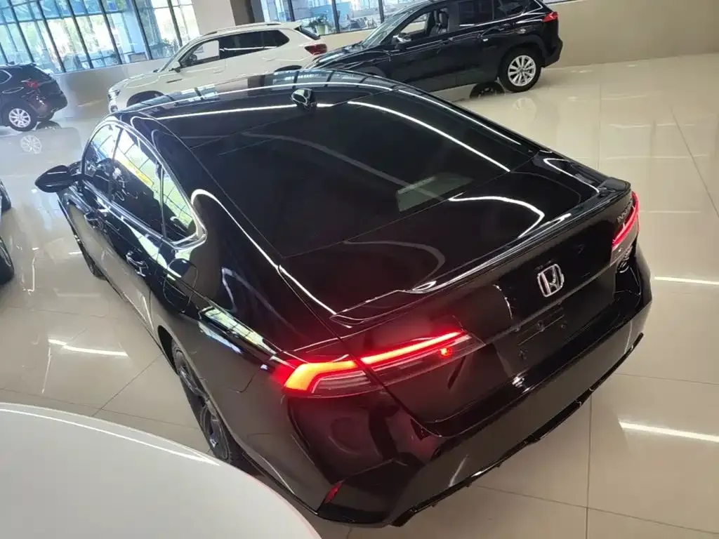 Honda Inspire — фото 4