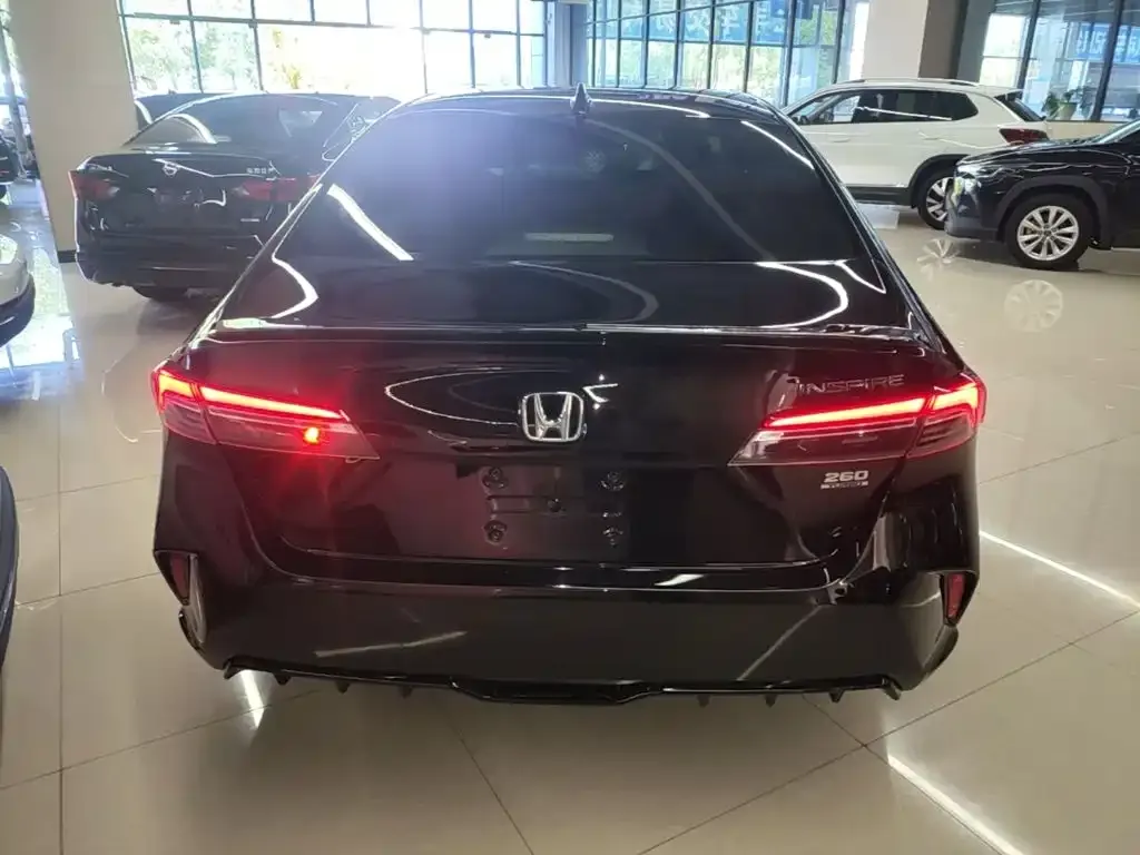 Honda Inspire — фото 2