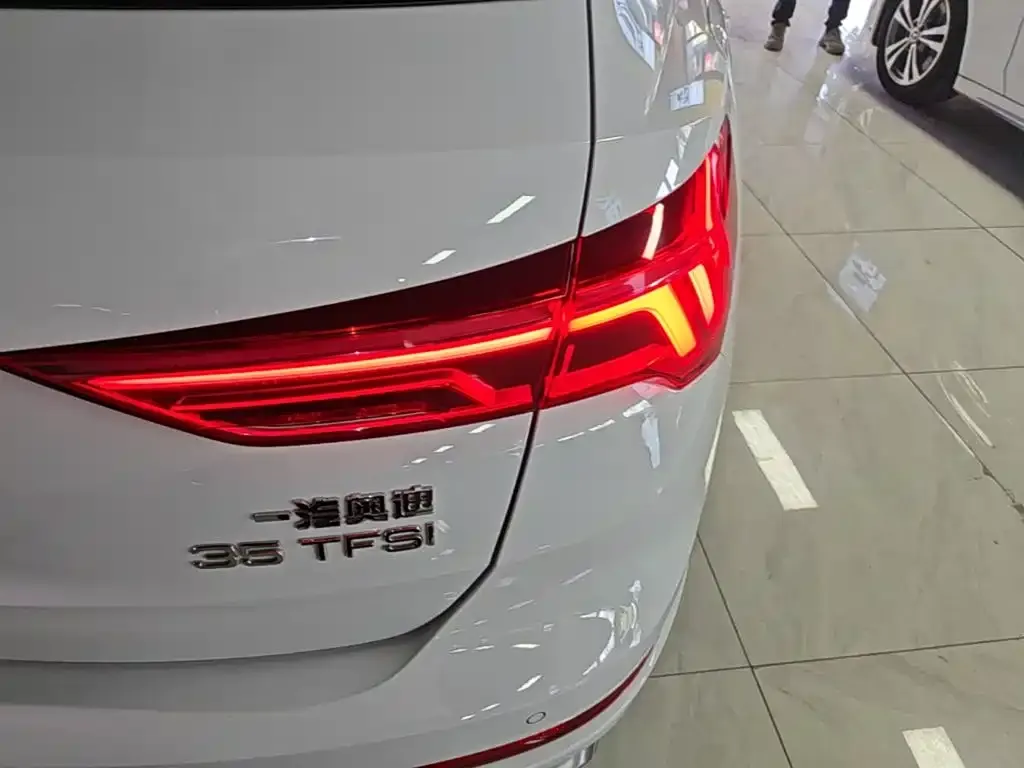 Audi Q3 — фото 2