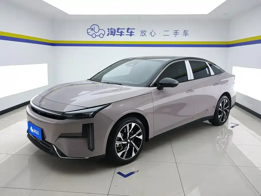 Geely Galaxy L6 — фото 1