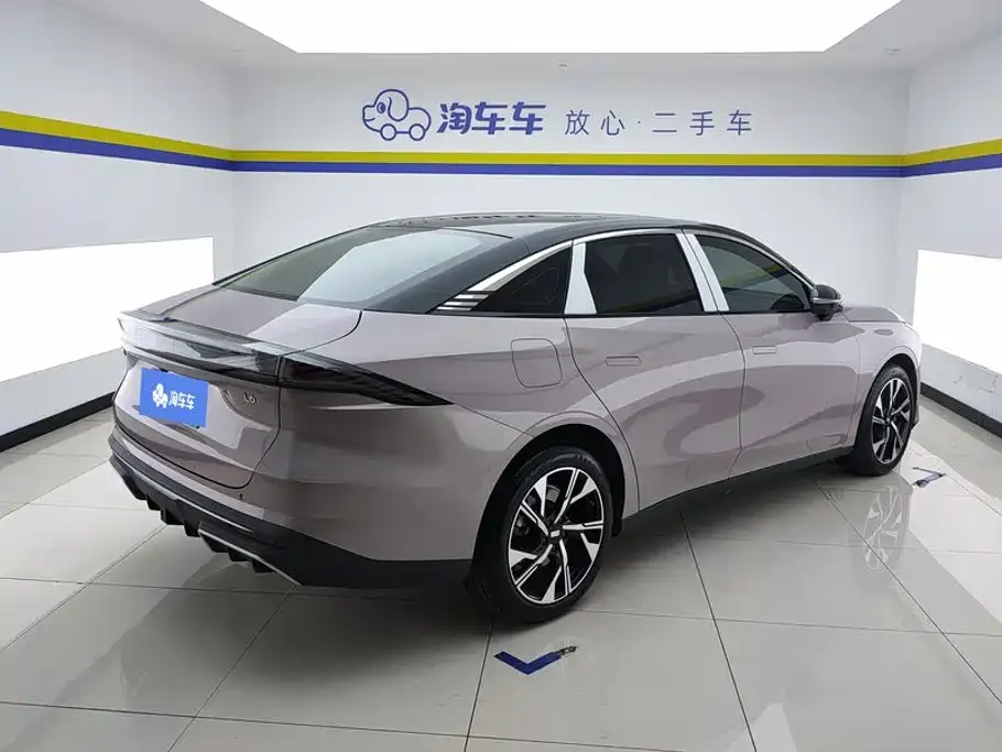 Geely Galaxy L6 — фото 9