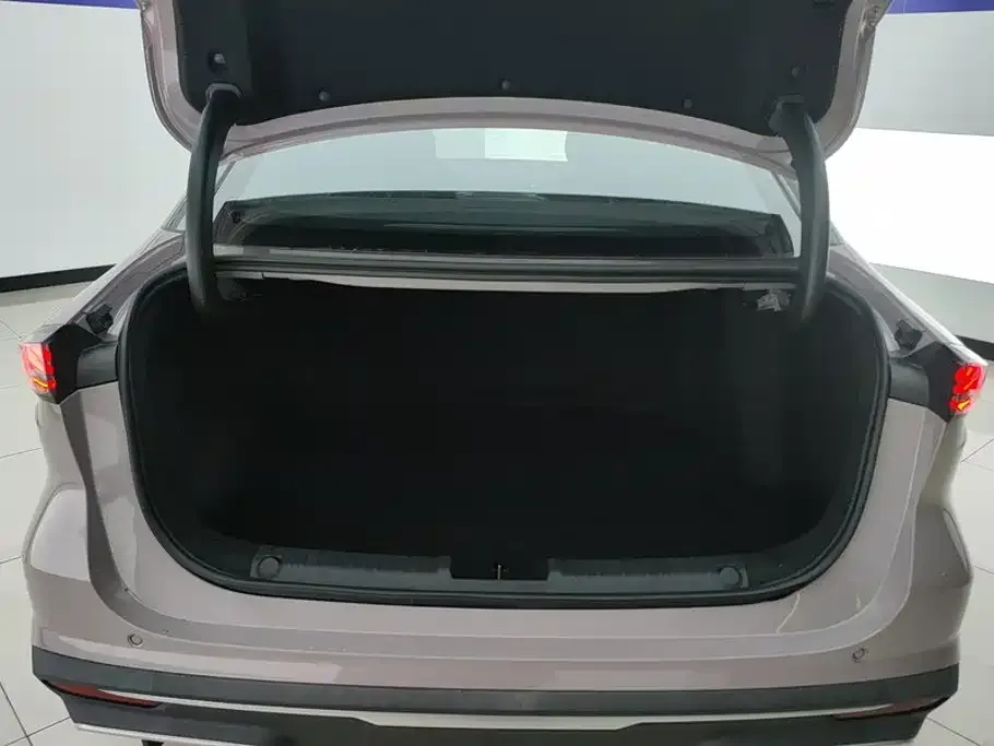 Geely Galaxy L6 — фото 6