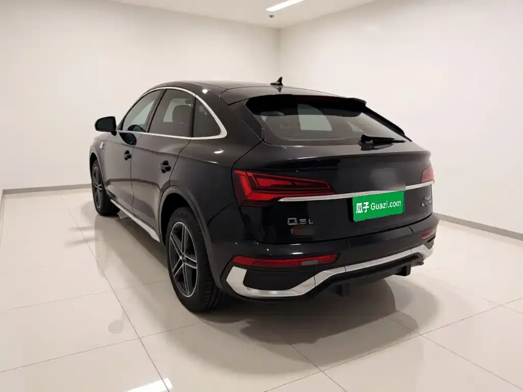 Audi Q5L Sportback — фото 3