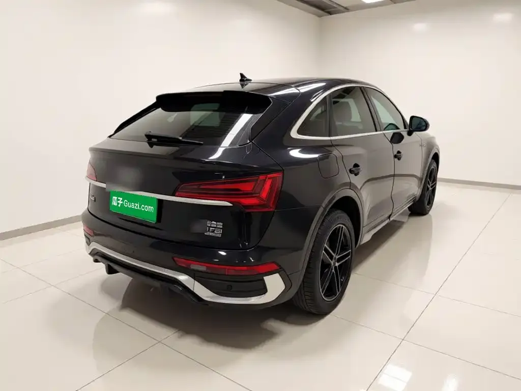 Audi Q5L Sportback — фото 9