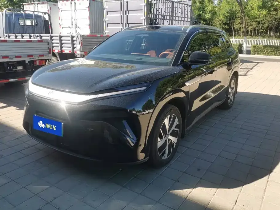 BYD Tang L — фото 1