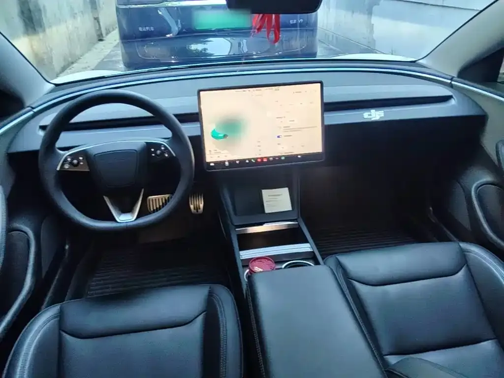 Tesla Model 3 — фото 10