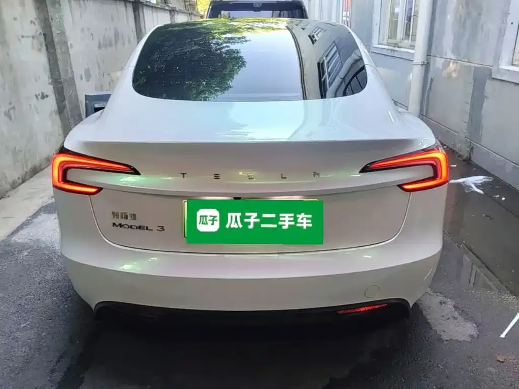 Tesla Model 3 — фото 2