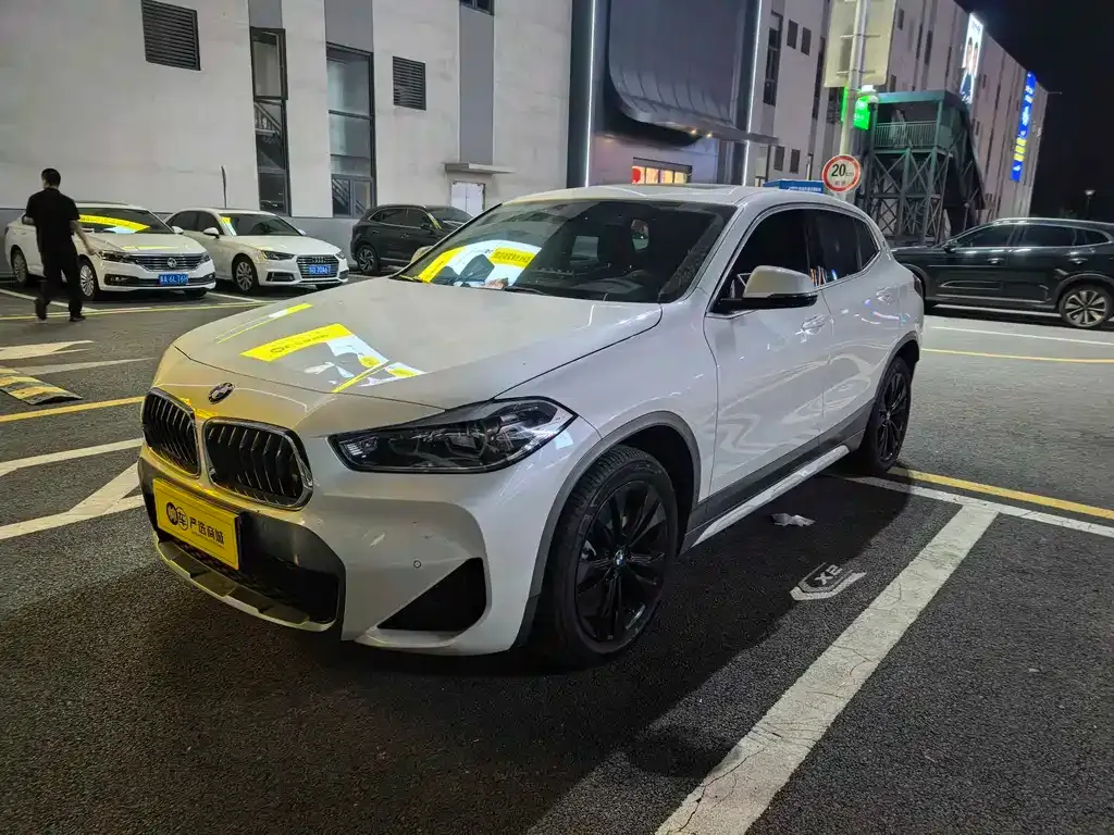 BMW X2 sDrive25i M Offroad 1