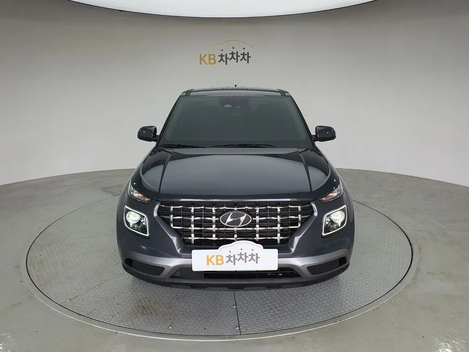 Hyundai Venue — фото 8