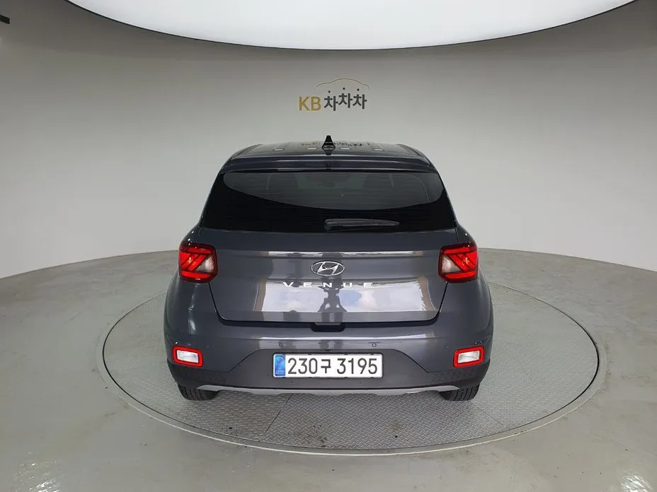 Hyundai Venue — фото 7