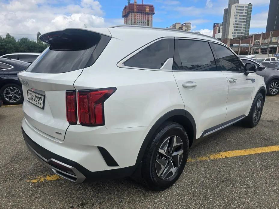 Kia Sorento — фото 10