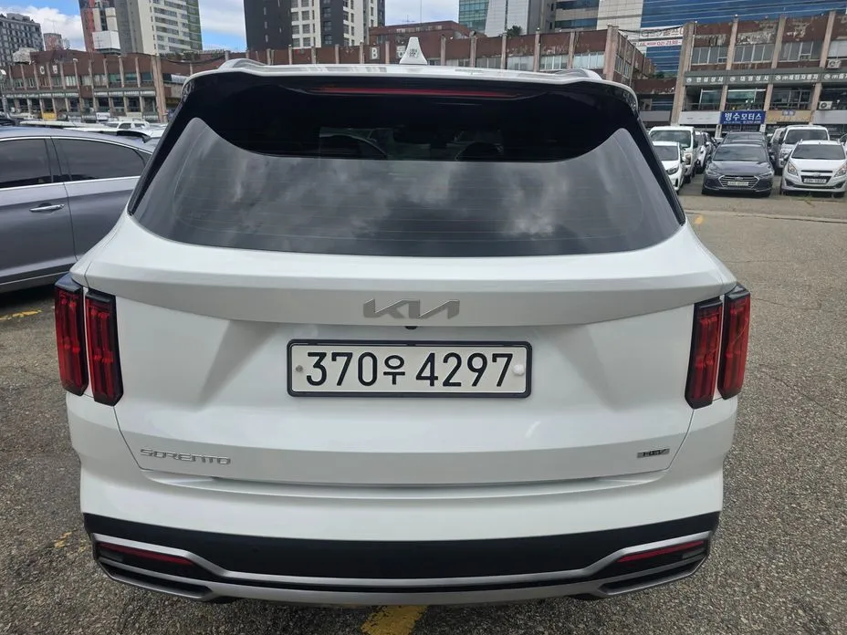 Kia Sorento — фото 7