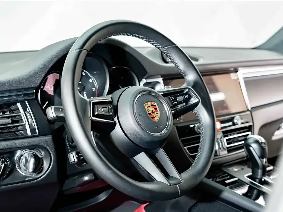 Porsche Macan — фото 10