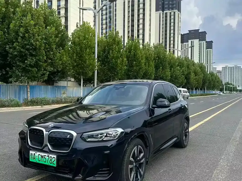 BMW iX3 — фото 1