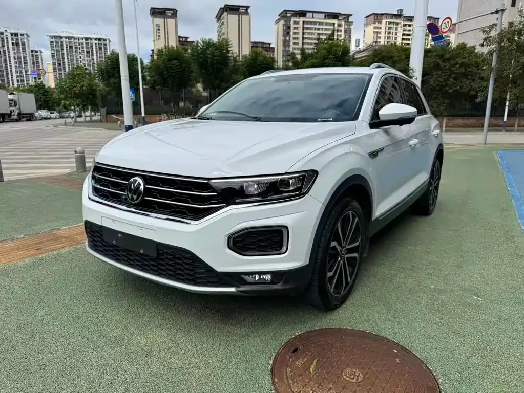Volkswagen T-Roc — фото 1