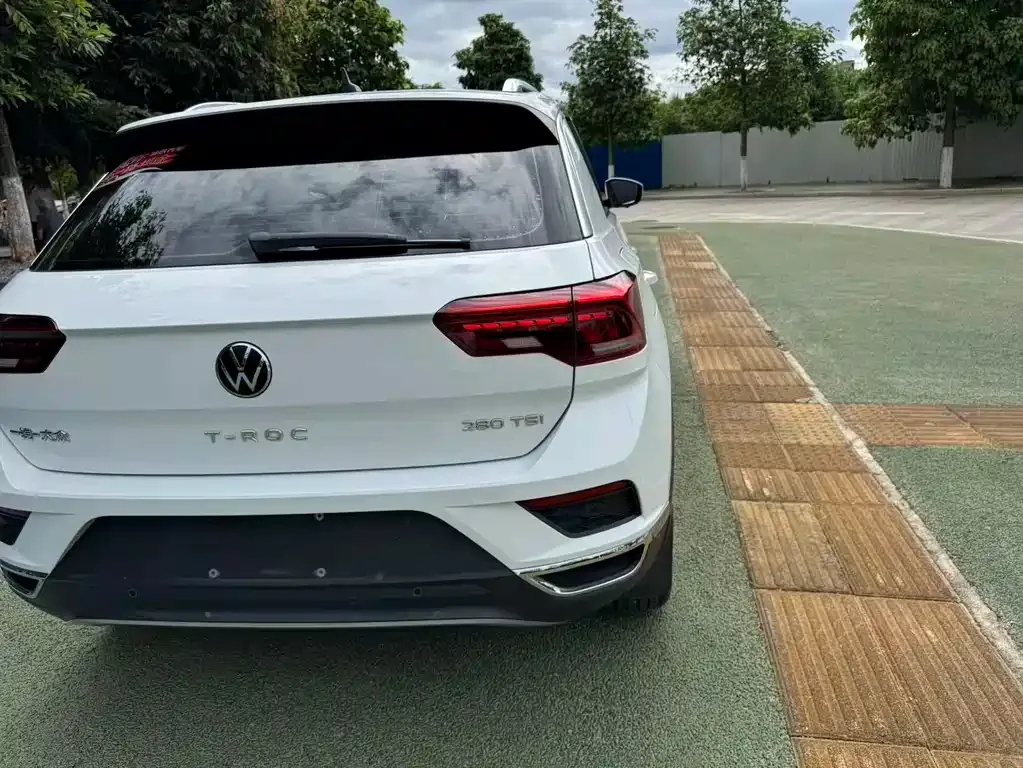 Volkswagen T-Roc — фото 2