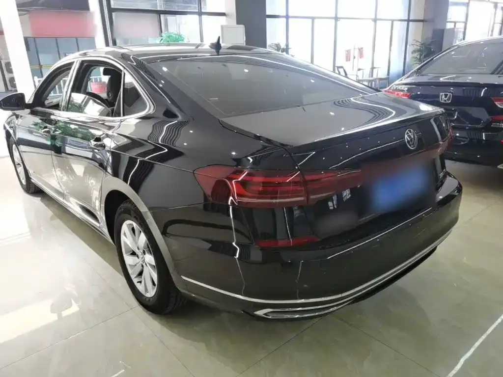 Volkswagen Passat — фото 8