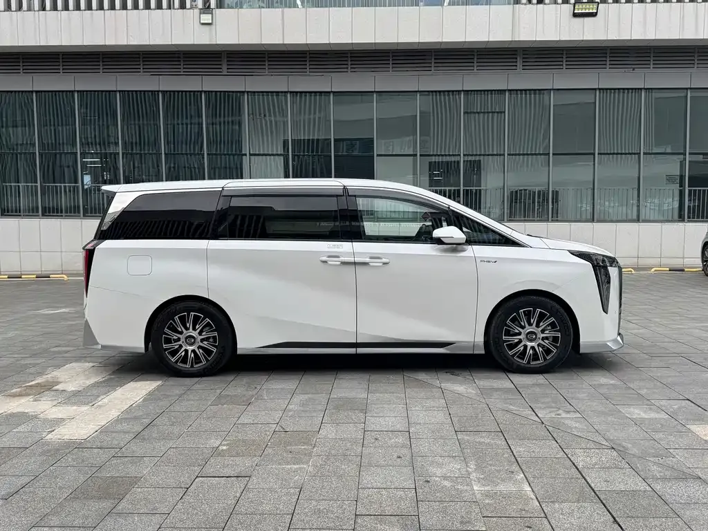 GAC Motor Trumpchi E9 — фото 8